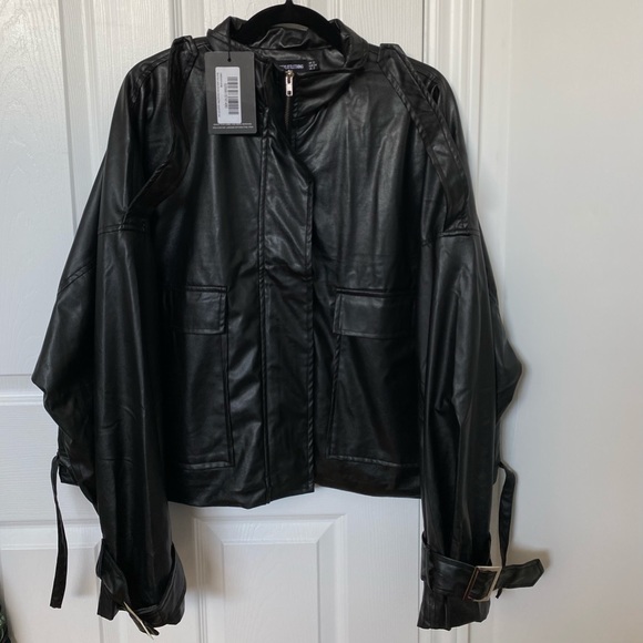 Black faux leather jacket from Pretty Little Thing - Picture 7 of 10